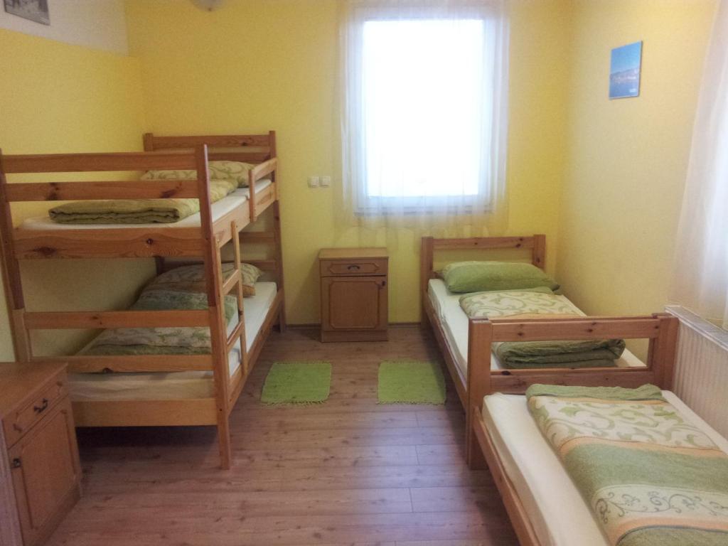 Guest House Mlada Lipa Марибор Стая снимка