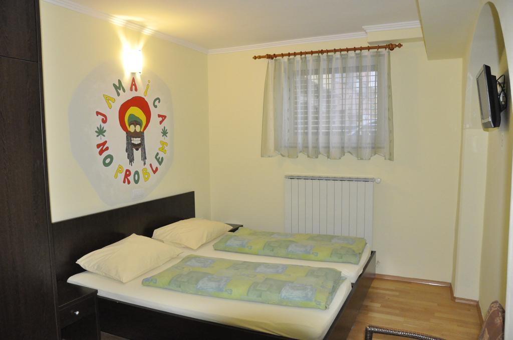 Guest House Mlada Lipa Марибор Екстериор снимка