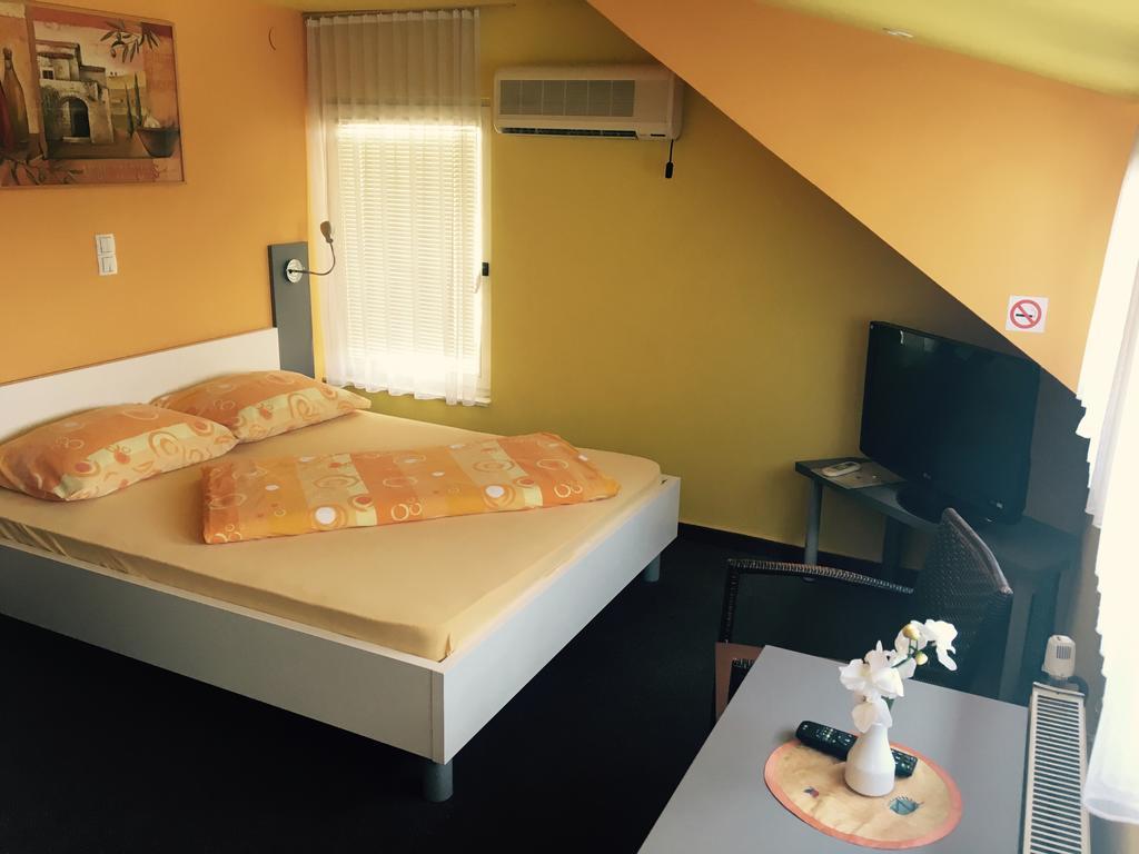 Guest House Mlada Lipa Марибор Екстериор снимка