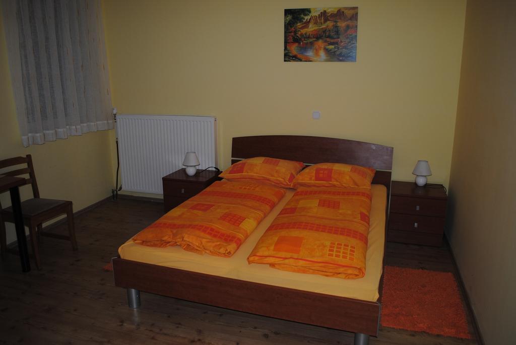 Guest House Mlada Lipa Марибор Стая снимка